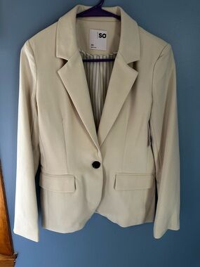 NWT SO Cream Tailored Single-Button Blazer - Women's